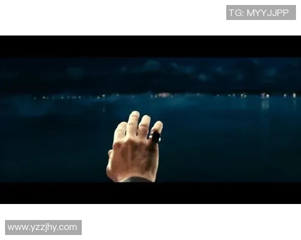 足球明星头像中的法国男孩展现青春活力与梦想追逐的旅程